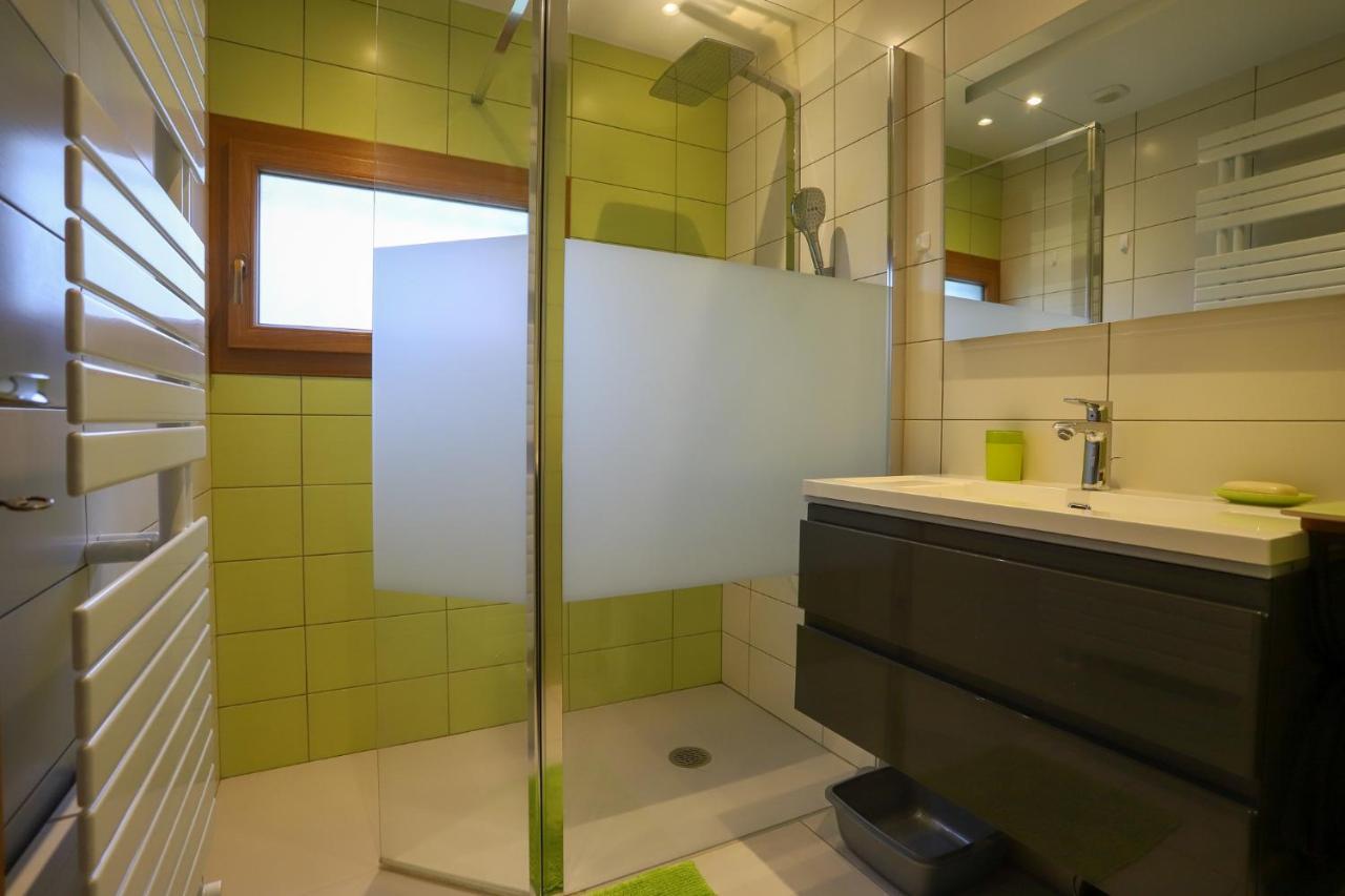 Le Vintage Grand Appartement 4 Etoiles Avec Jardin Proche Du Lac Annecy Exterior photo